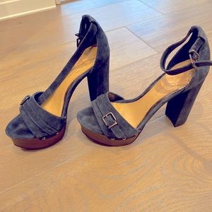 Jessica Simpson heels